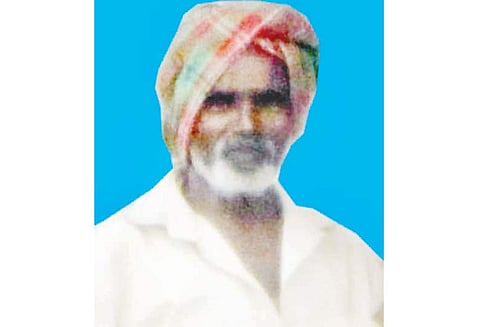 இருக்க இடம் இல்லை; குடிக்க தண்ணீர் இல்லை வீடுகளை இழந்து மாற்றுத்துணி இல்லாமல் முகாம்களில் பரிதவிக்கும் மக்கள்