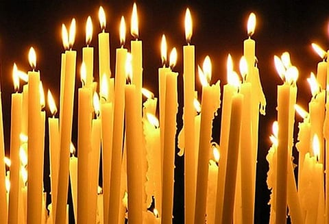 கஜா புயலால் மின் இணைப்பு துண்டிப்பு தஞ்சை, நாகை, திருவாரூர் மாவட்டங்களில் மெழுகுவர்த்தி தட்டுப்பாடு