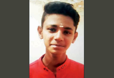 பொங்கலூர் அருகே பி.ஏ.பி.வாய்க்காலில் மூழ்கி இறந்த மாணவனின் உடல் மீட்பு