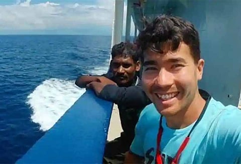 அமெரிக்கரின் உடலை கடற்கரையில் பழங்குடியினர் புதைத்து விட்டனர் - நேரில் பார்த்தவர்கள் தகவல்