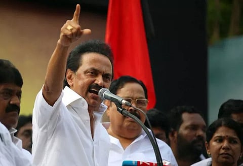 சத்துணவுத் திட்டத்தில் ரூ.2,400 கோடி ஊழலில் சிக்கிய அமைச்சர்களை பதவி நீக்க வேண்டும் மு.க.ஸ்டாலின் வலியுறுத்தல்