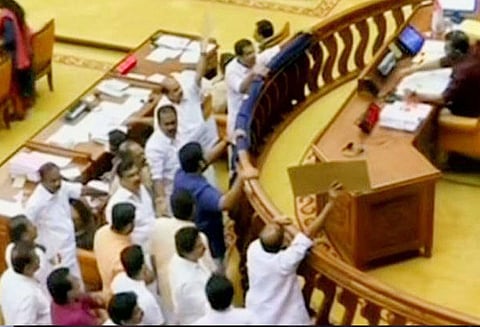 சபரிமலை விவகாரம்: 2-வது நாளாக கேரள சட்டப்பேரவையில் கடும் அமளி