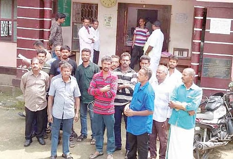 வெளிநாட்டில் பரிதவித்த தமிழக தொழிலாளர்கள் 19 பேர் குமரி திரும்பினர்