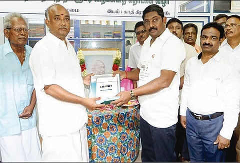 நடப்பு ஆண்டில் ரூ.2 கோடிக்கு கதர் ஆடைகளை விற்க இலக்கு - கலெக்டர் கதிரவன் தகவல்