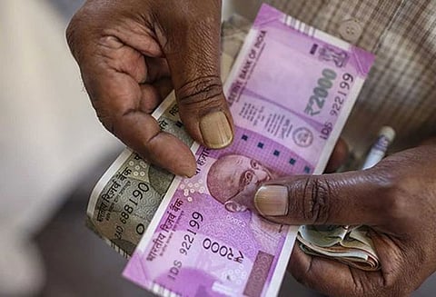 டாலருக்கு நிகரான இந்திய ரூபாயின் மதிப்பு மீண்டும் கடும் வீழ்ச்சி