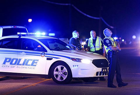 அமெரிக்காவில் மர்ம நபரின் துப்பாக்கிச்சூட்டில் போலீஸ்காரர் சாவு