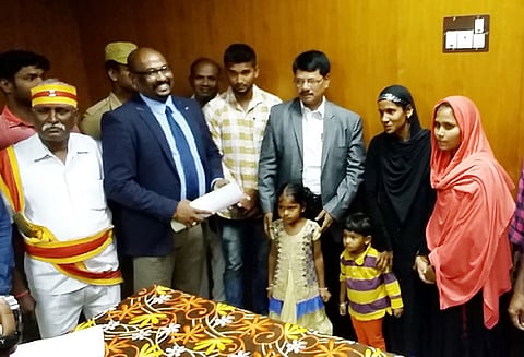 காதலனுடன் இளம்பெண்ணுக்கு திருமணம் மாவட்ட முதன்மை நீதிபதி முன்னிலையில் நடந்தது