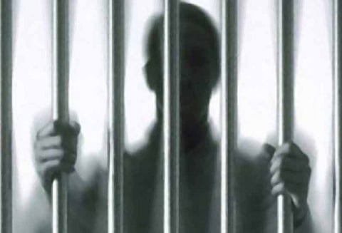 தச்சு தொழிலாளியை கொலை செய்ய முயன்ற வழக்கில் வாலிபருக்கு 3 ஆண்டு சிறை