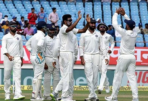 ராஜ்கோட் டெஸ்ட்: 181 ரன்களுக்குள் சுருண்டு பாலோ ஆன் ஆனது வெஸ்ட் இண்டீஸ்