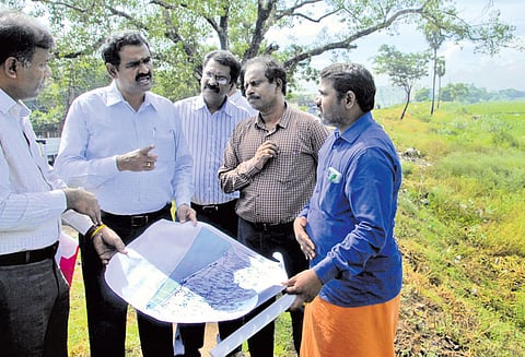 சென்னை புறநகர் பகுதி ஏரிகளை மாவட்ட கலெக்டர் ஆய்வு