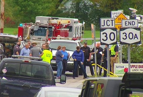 நியூயார்க்கில் கார் விபத்து: 20 பேர் பலி