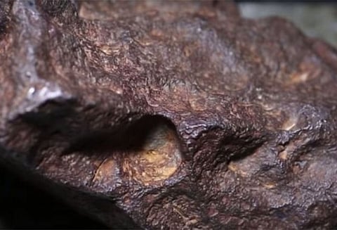 கதவு அசையாமல் இருக்க வைத்த கல்லுக்கு வந்த மவுசு