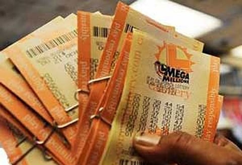 வணிக நிறுவனங்கள் பரிசு குலுக்கல் நடத்தினால் நடவடிக்கை அரியலூர் கலெக்டர் எச்சரிக்கை