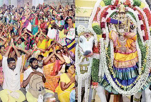 மகாளய அமாவாசையை முன்னிட்டு சமயபுரம் கோவிலில் பக்தர்கள் கூட்டம் அலைமோதியது