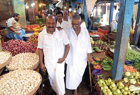 வணிகர்களின் வாழ்வாதாரத்தை பாதுகாக்கக்கோரி 23-ந் தேதி மாநிலம் தழுவிய உண்ணாவிரத போராட்டம் - விக்கிரமராஜா