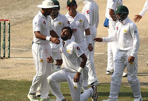 பாகிஸ்தானுக்கு எதிரான டெஸ்ட்: வலுவான தொடக்கம் கண்டு நிலைகுலைந்த ஆஸ்திரேலியா