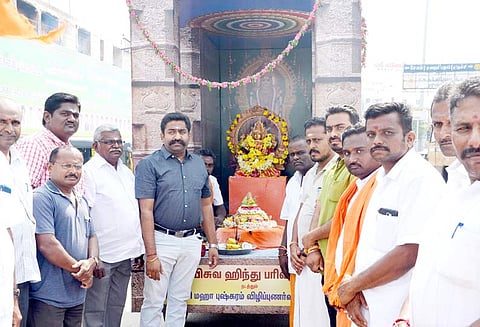 தாமிரபரணி புஷ்கர விழாவையொட்டி கரூருக்கு ரதயாத்திரை வருகை பக்தர்களுக்கு காந்திமதி அம்பாள் அருள்பாலித்தார்