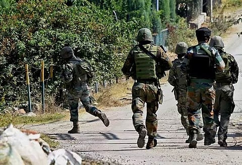 காஷ்மீரில் நடந்த என்கவுண்டரில் தீவிரவாதி சுட்டு கொலை
