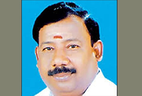 உளுந்தூர்பேட்டை: அ.தி.மு.க. பொதுக்கூட்டத்தில் கட்சியினர் திரளாக கலந்து கொள்ள வேண்டும் - குமரகுரு எம்.எல்.ஏ. வேண்டுகோள்