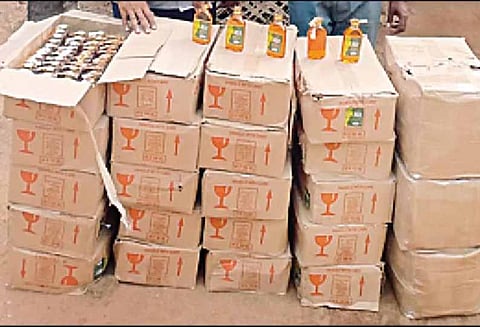 திண்டிவனம் அருகே வீட்டில் பதுக்கிய 1,440 மதுபாட்டில்கள் பறிமுதல் : போலீசார் நடவடிக்கை