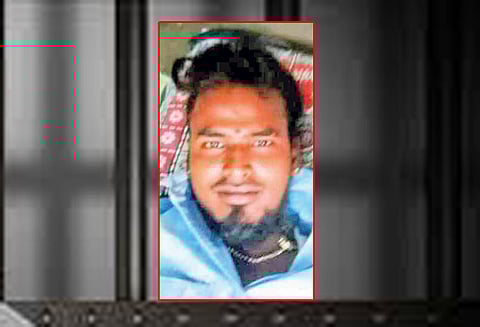 விசாரணைக்கு அழைத்து வந்த ரவுடி போலீஸ் நிலையத்தில் சாவு உறவினர்கள் போராட்டம்