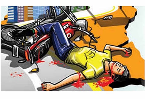 குள்ளஞ்சாவடியில் மோட்டார் சைக்கிள் மீது சரக்கு வாகனம் மோதல்; வாலிபர் பலி