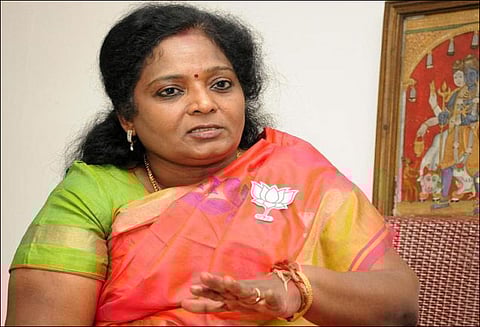 பணம் சம்பாதிப்பதே குறிக்கோளாக கொண்டவர்கள் நடிகர்கள்: அரசியல்வாதிகளை குற்றம் சொல்வதை ஏற்க முடியாது தமிழிசை சவுந்தரராஜன் பேட்டி