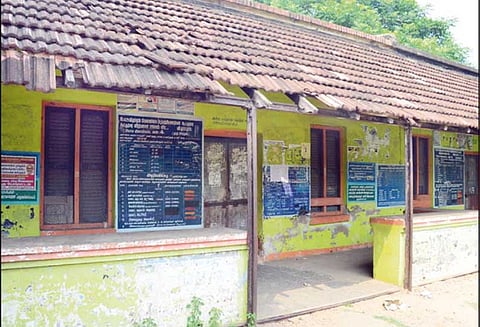 விழுப்புரம் மாவட்டத்தில்: நியாயவிலைக்கடை பணியாளர்கள் வேலை நிறுத்தம் - 1,800 கடைகள் அடைப்பு