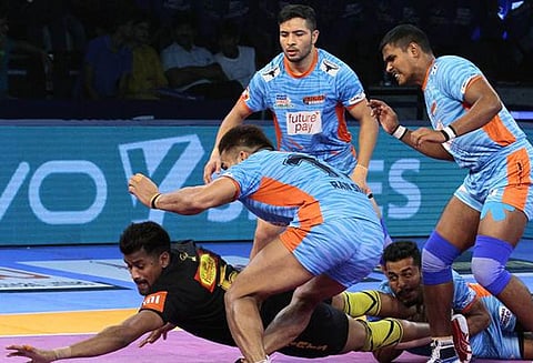 புரோ கபடி லீக்: தெலுங்கு டைட்டன்ஸ் அணி முதல் தோல்வி