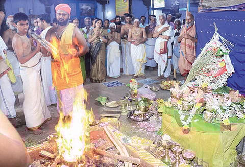 தாமிரபரணி புஷ்கர விழாவில் உலக நன்மைக்காக சிறப்பு யாகம் நெல்லையில் மடாதிபதி–பக்தர்கள் திரண்டனர்