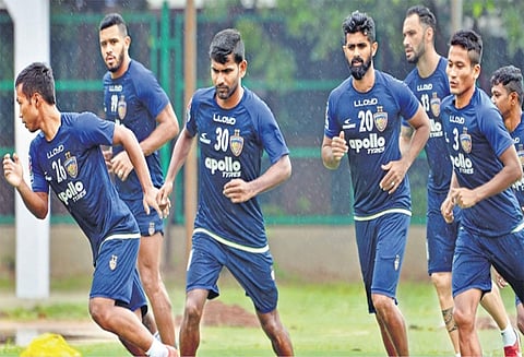 ஐ.எஸ்.எல். கால்பந்து: வெற்றி கணக்கை தொடங்குமா சென்னை அணி? - கவுகாத்தியுடன் இன்று மோதல்