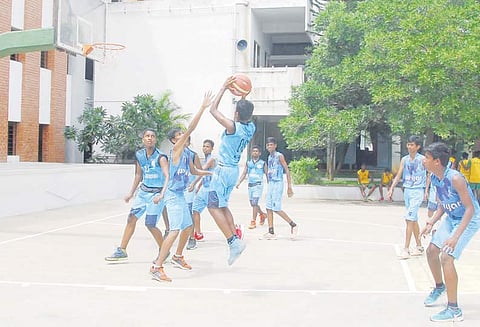 பெரம்பலூரில் பள்ளி மாணவர்களுக்கான குழுப்போட்டிகள்