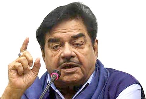 பாலியல் புகாரில் சிக்கியவர்கள் படங்களில் நடிக்க மறுப்பதா? சத்ருகன் சின்ஹா எதிர்ப்பு