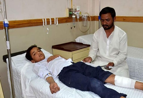 பாகிஸ்தான் பள்ளி கூடத்தில் மர்ம நபர்கள் துப்பாக்கி சூடு; 4 குழந்தைகள் காயம்