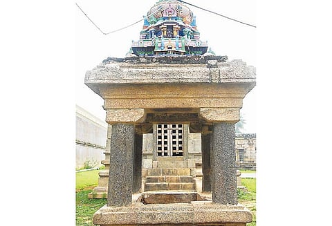 திருவாரூர் தியாகராஜர் கோவிலில் நந்தி சிலை திடீரென மாயமானதால் பரபரப்பு