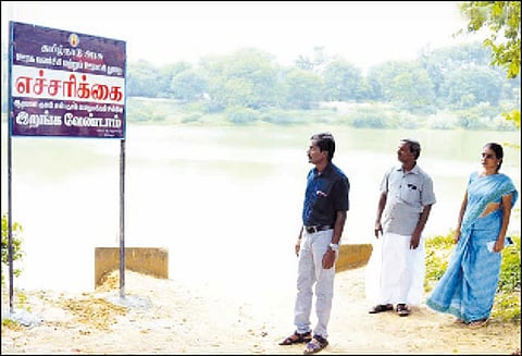 தா.பழூர் ஒன்றியத்தில் ஏரி, குளங்களில் எச்சரிக்கை பலகை