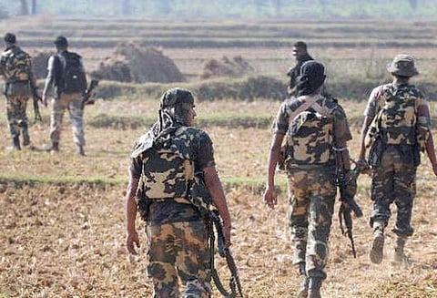 சத்தீஷ்காரில் கண்ணிவெடி தாக்குதலில் 4 மத்திய ரிசர்வ் போலீஸ் படையினர் பலி