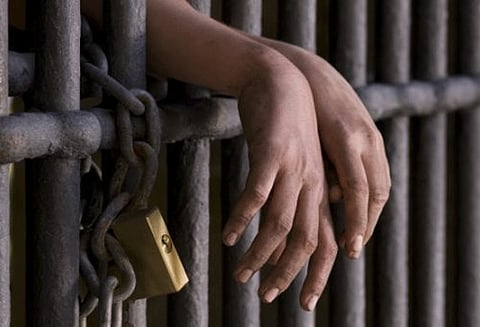 சிறுமிக்கு பாலியல் தொல்லை: 13 வயது சிறுவனுக்கு 2 ஆண்டு சிறை