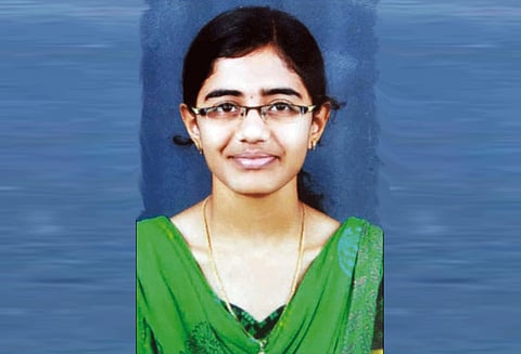 டெல்லியில் ஐ.ஏ.எஸ். தேர்வுக்கு படிக்கச் சென்ற தமிழக மாணவி தூக்குப்போட்டு தற்கொலை: காரணம் என்ன? போலீஸ் விசாரணை