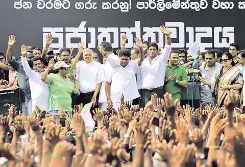 கொழும்பு நகரில் பதற்றம்; அதிரடிப் படை குவிப்பு அமெரிக்க தூதரகம் மூடப்பட்டது