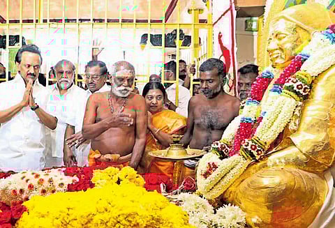 பசும்பொன் நினைவிடத்தில் மரியாதை: ‘முத்துராமலிங்க தேவர் வழியை தி.மு.க. பின்பற்றும்’ மு.க.ஸ்டாலின் பேட்டி