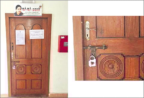 தகுதிநீக்கம் செய்யப்பட்ட 18 எம்.எல்.ஏ.க்களில் 17 பேர் பயன்படுத்தி வந்த விடுதி அறைகளுக்கு ‘சீல்’ வெற்றிவேலுக்கு 2 நாள் அவகாசம்