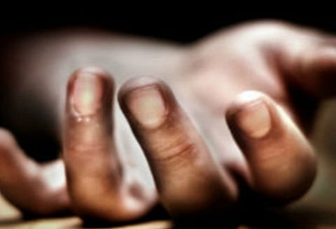 மணவாளக்குறிச்சி அருகே டெம்போ - மோட்டார் சைக்கிள் மோதல்; காவலாளி பலி