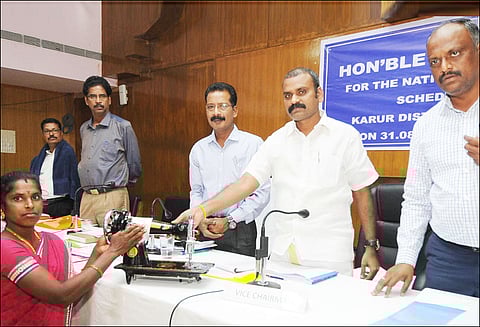 ஆதிதிராவிடர்- பழங்குடியின மக்களுக்கு வழங்கப்படும் அரசு திட்டங்கள் பற்றி ஆய்வு கூட்டம்