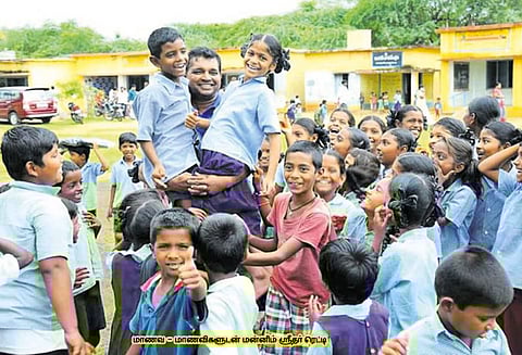 தந்தையின் சேவையும் தளராத பயணமும்...