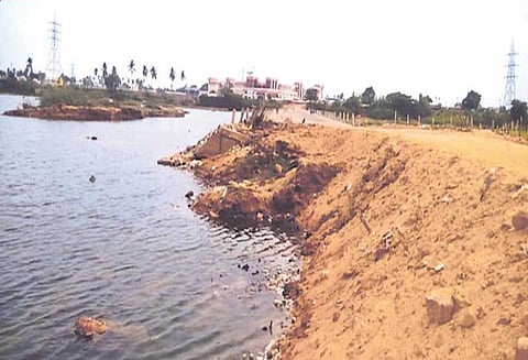 டெண்டர் விட்டு ஓராண்டு நெருங்கியும் தென்பெண்ணையாறு படுகை அணை சீரமைக்கப்படாத அவலம்