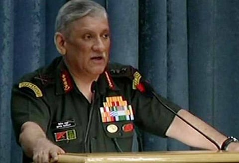 சமூக வலைத்தளங்களை பயன்படுத்த ராணுவத்தினரை அனுமதிப்பதே சிறந்தது -இந்திய ராணுவ தளபதி