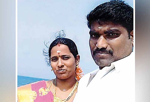 கடலூர் அருகே விபத்து: டிப்பர் லாரி மோதி கணவன், மனைவி பலி