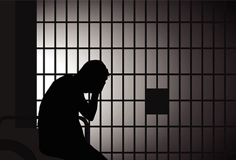 சிறுமியை துப்பாக்கியால் சுட்ட வாலிபருக்கு 10 ஆண்டு கடுங்காவல்