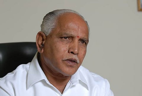 காங்.-ஜனதாதளம் (எஸ்) தலைவர்களுக்கு நெருக்கடி கொடுக்க பா.ஜனதா முயற்சி - குமாரசாமி குற்றச்சாட்டு; எடியூரப்பா மறுப்பு